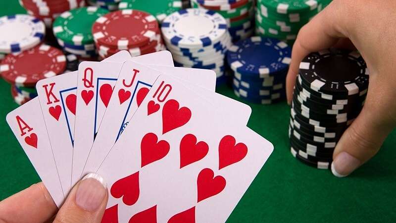 Thùng phá sảnh trong Poker giúp người chơi thắng lớn
